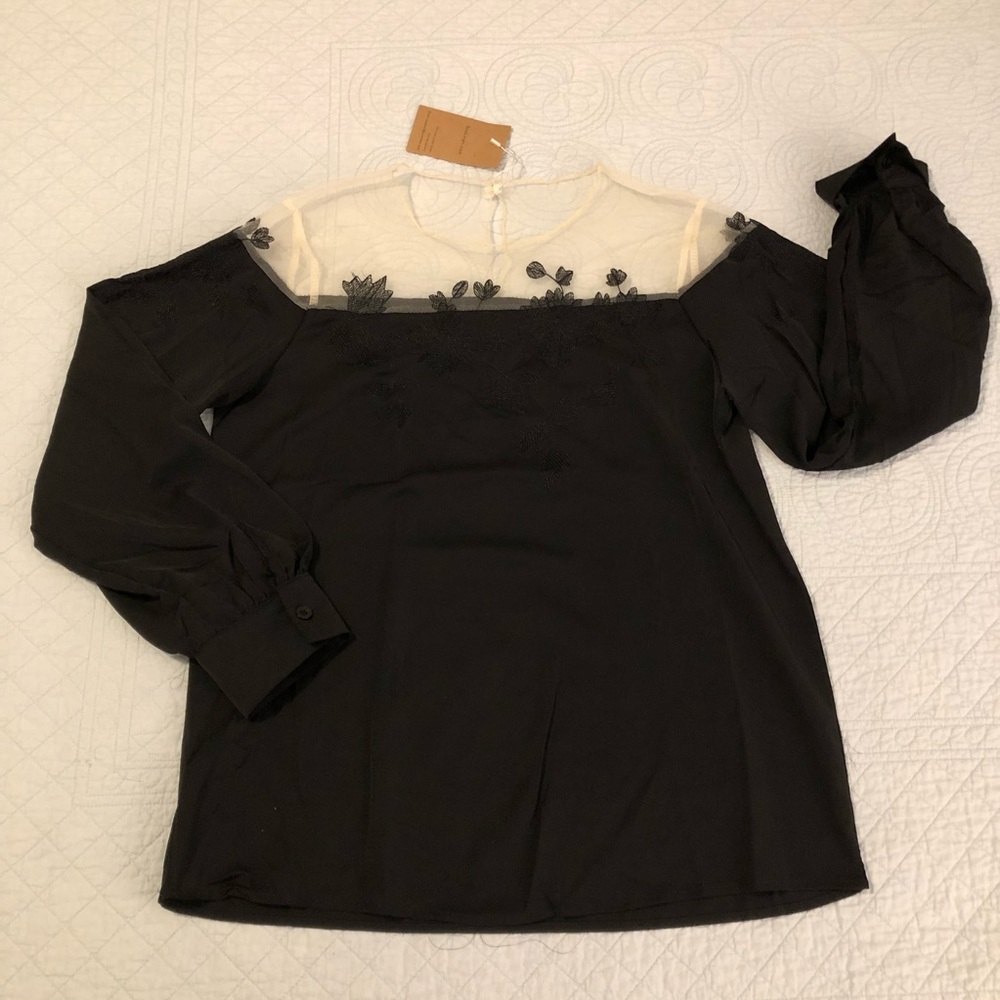 Soolinen black sheer lace panel top blouse. Size large.NWT